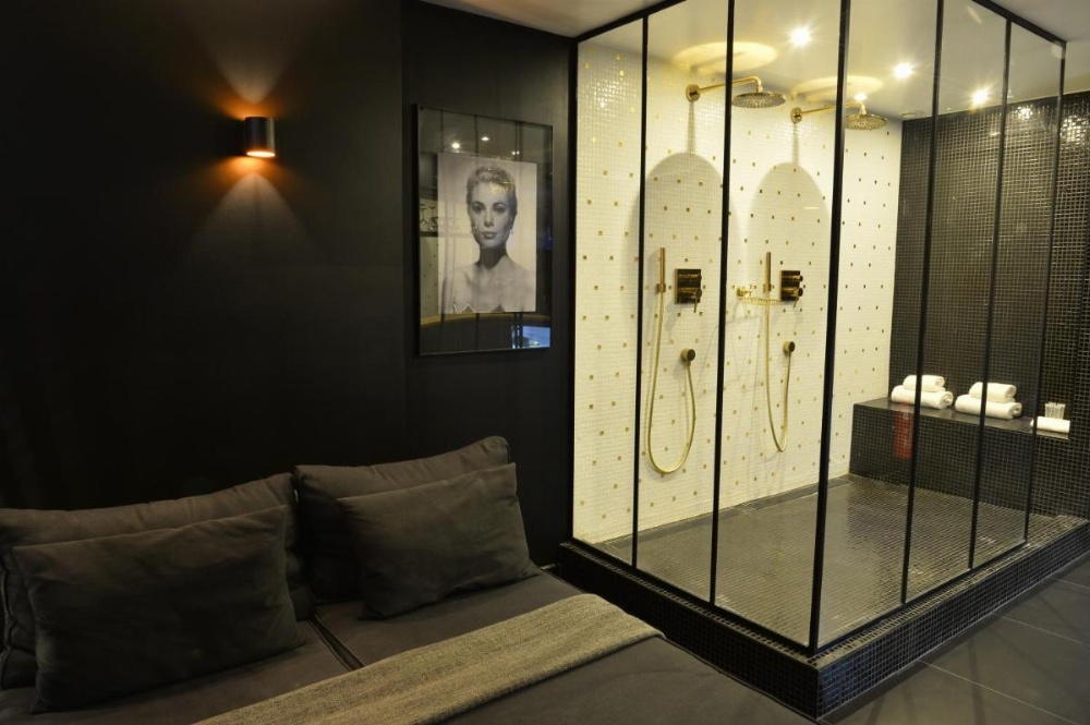 chambre avec jacuzzi sauna privatif Image 7