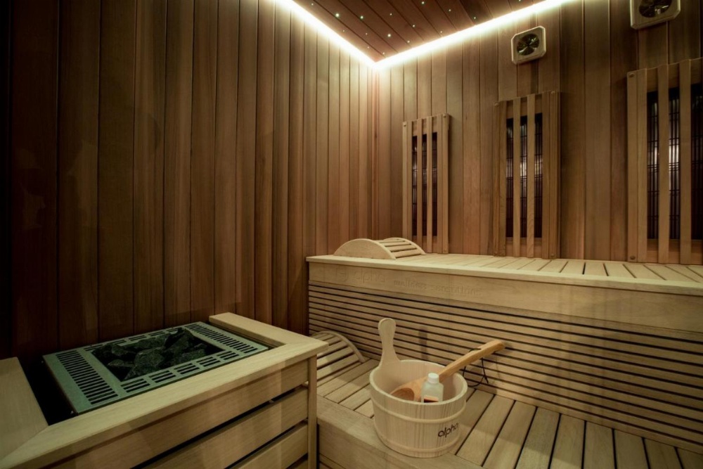 chambre avec jacuzzi sauna privatif Image 27