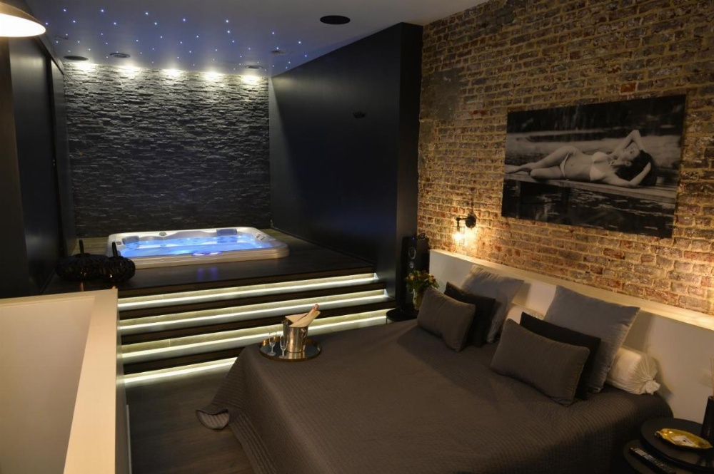 chambre avec jacuzzi sauna privatif